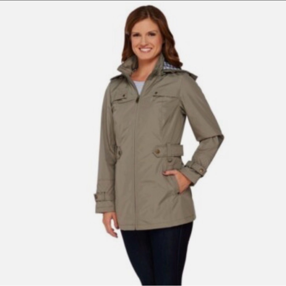 Liz Claiborne Women's Utility Jacket in Tan